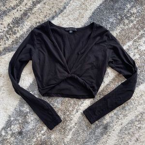 Black long sleeve crop top